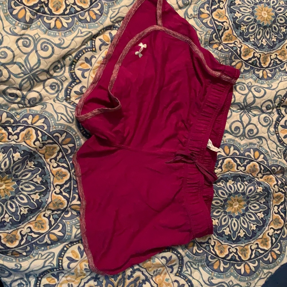 Women’s under armour gym shorts size large
